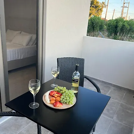 Deluxe Modern Apartment